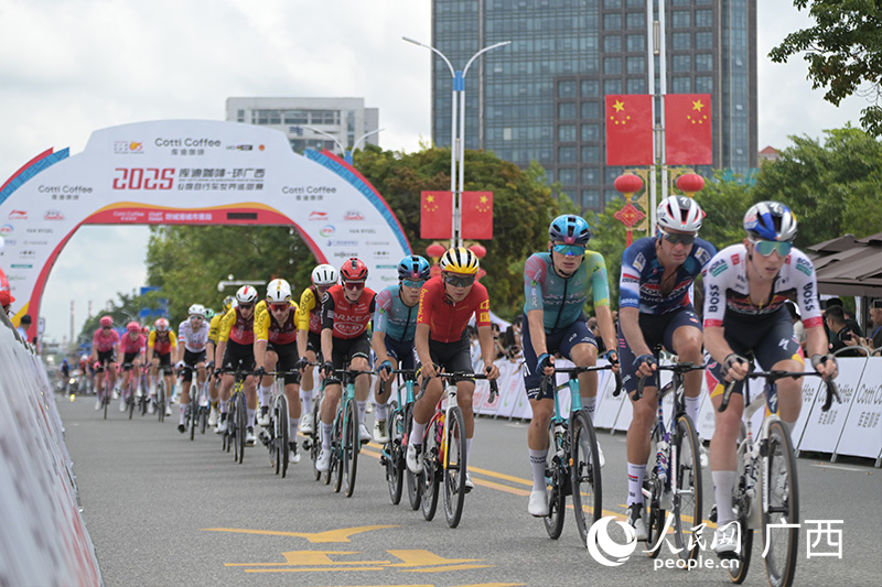 比賽現(xiàn)場。人民網(wǎng) 雷琦竣攝