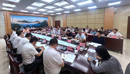 廣西大學(xué)與廣西產(chǎn)研院專家團(tuán)到玉林開展產(chǎn)學(xué)研合作調(diào)研