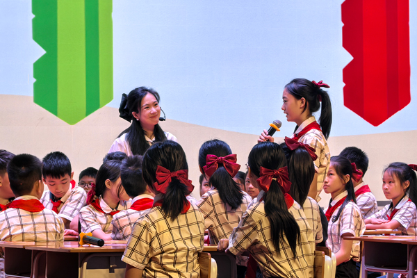 發(fā)揮名師輻射效應(yīng) 共繪心育發(fā)展藍(lán)圖