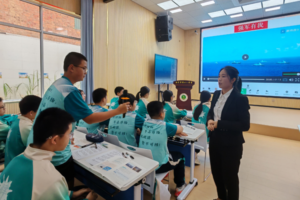 南寧市第三十七中學蔣李雯老師作課例展示。