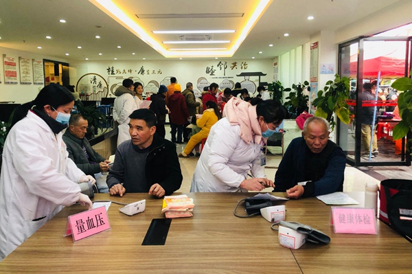 2025年3月5日，三元社區(qū)聯(lián)合臨桂區(qū)第一衛(wèi)生服務(wù)中心開展“學(xué)雷鋒”健康體檢志愿服務(wù)活動