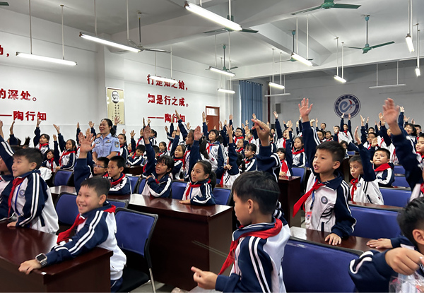 互動(dòng)問答環(huán)節(jié)。