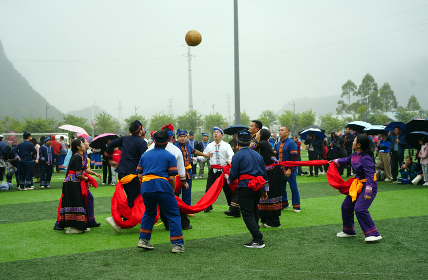 比賽開(kāi)始。羅城縣融媒體中心供圖
