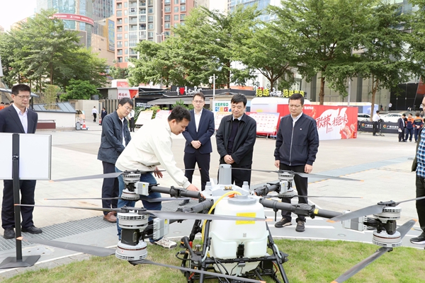 消防滅火無人機(jī)展示。張琦佳攝