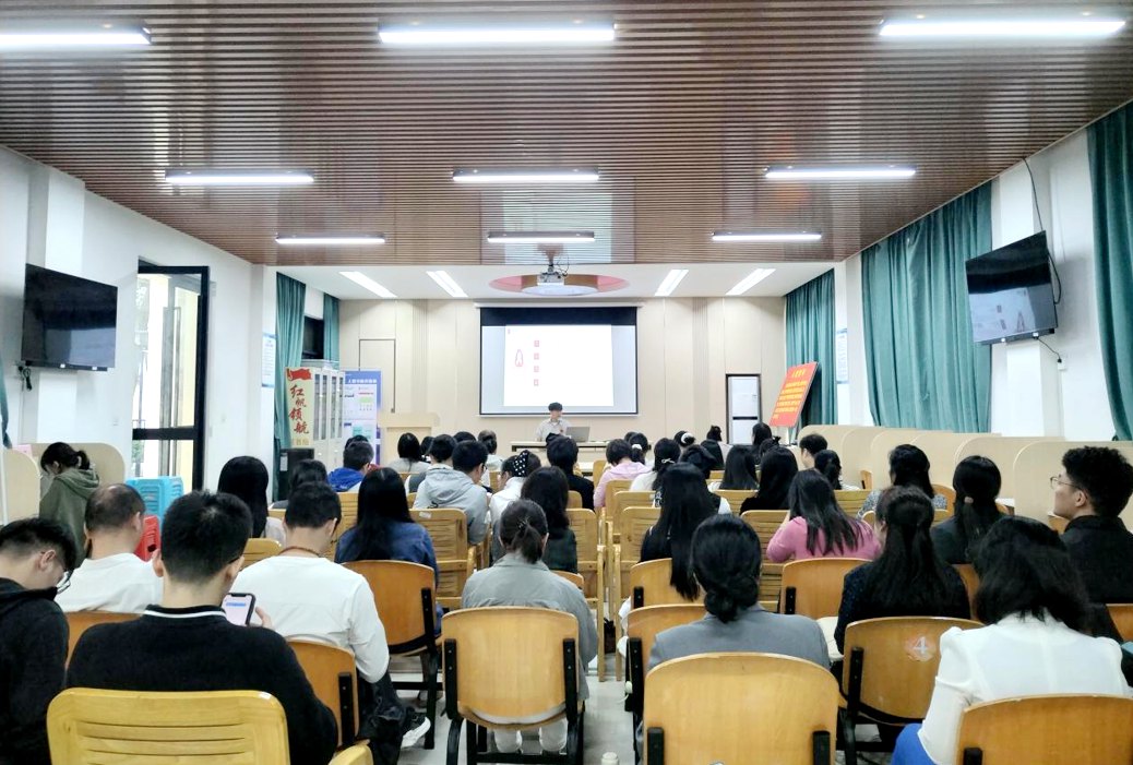 專題講座現(xiàn)場(chǎng)。邱冰倩攝