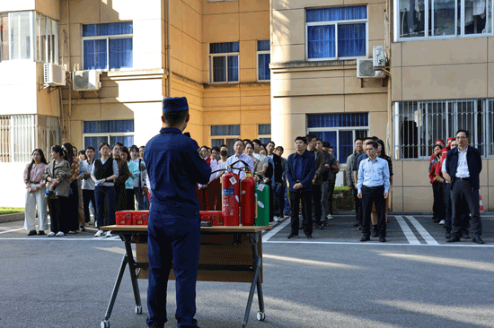 消防演練現(xiàn)場(chǎng)。劉燕攝