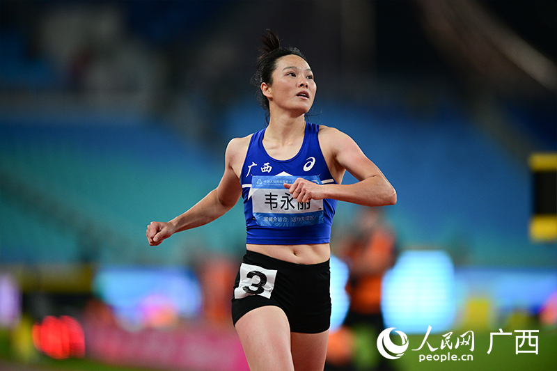 廣西名將韋永麗斬獲銀牌。人民網(wǎng) 雷琦竣攝