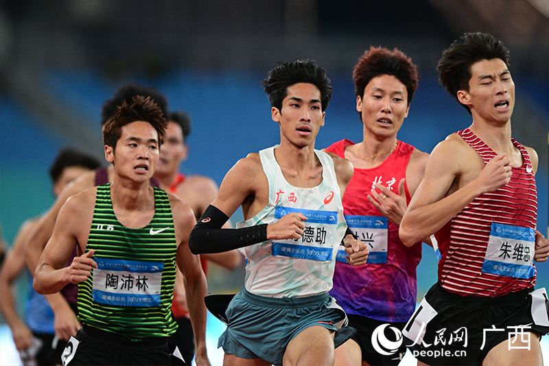 劉德助在比賽中。人民網(wǎng) 雷琦竣色號(hào)