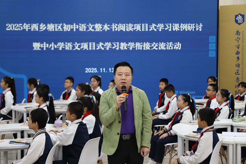 柳寧生作開幕致辭。黃桃攝