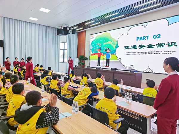 交通安全知識(shí)宣講現(xiàn)場(chǎng)。