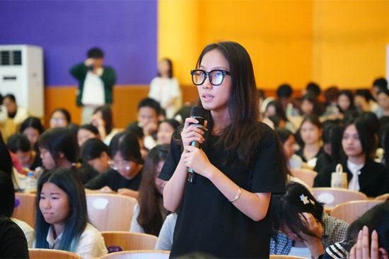 互動(dòng)問答現(xiàn)場(chǎng)。學(xué)校供圖