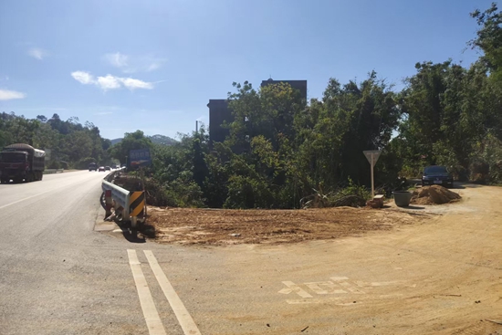 路口整治后。滿益嵐攝