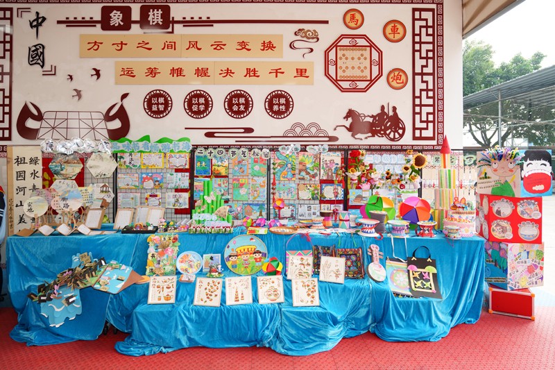 “小作業(yè) 大德育”作品展。學(xué)校供圖