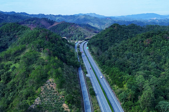 S201長洲富萬村至摩天嶺路段。莫錦橋攝