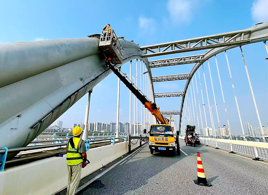 南寧凌鐵大橋檢測(cè)現(xiàn)場(chǎng)。
