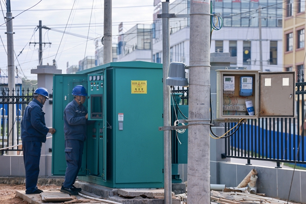 近日，廣西中皮健康產(chǎn)業(yè)有限公司新建濃縮果汁生產(chǎn)線配套電力工程順利完成驗收。