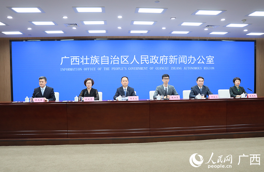 新聞發(fā)布會(huì)現(xiàn)場(chǎng)。人民網(wǎng) 付華周攝