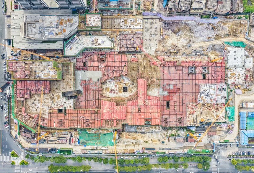 項(xiàng)目商業(yè)綜合體主體結(jié)構(gòu)全面沖出正負(fù)零。中國一冶供圖