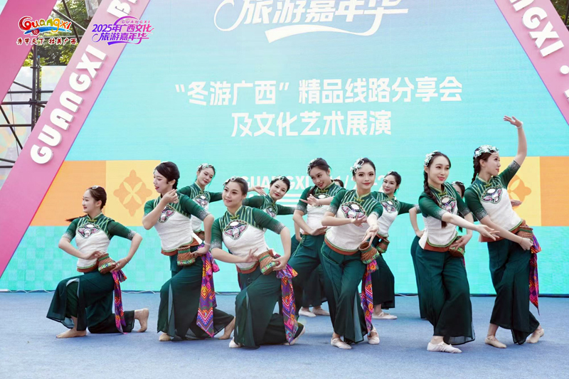 舞蹈表演。