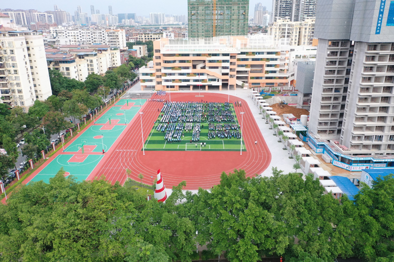 白沙路學(xué)校新建教學(xué)樓通過竣工驗收。唐藝銘攝