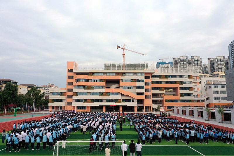 白沙路學(xué)校新建教學(xué)樓通過竣工驗收。唐藝銘攝