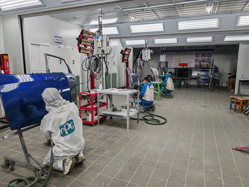 集訓選手模擬比賽進行全流程操作。