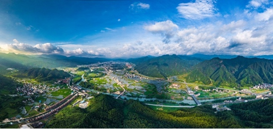 航拍“資水丹霞”田園綜合體