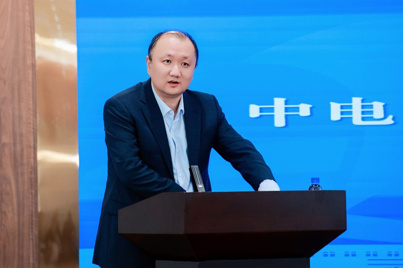 楊寧致辭。學(xué)校供圖