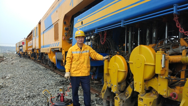 工作中的宋建明。