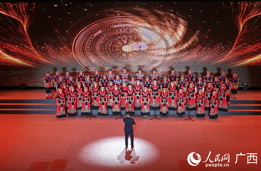 晚會現(xiàn)場。人民網(wǎng) 付華周攝