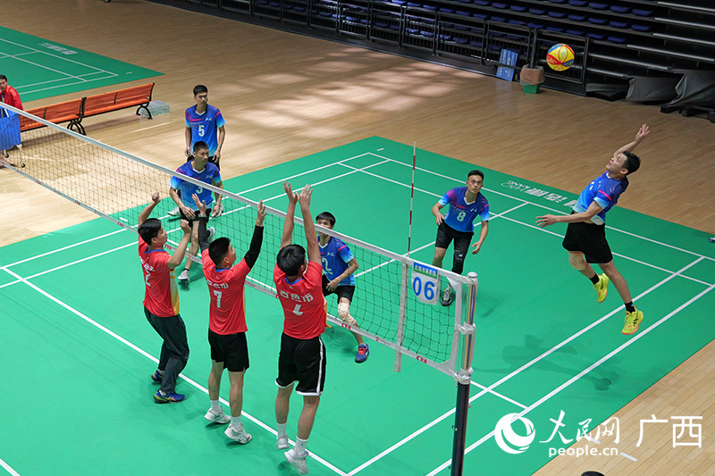 比賽精彩瞬間。人民網(wǎng) 梁章暉攝