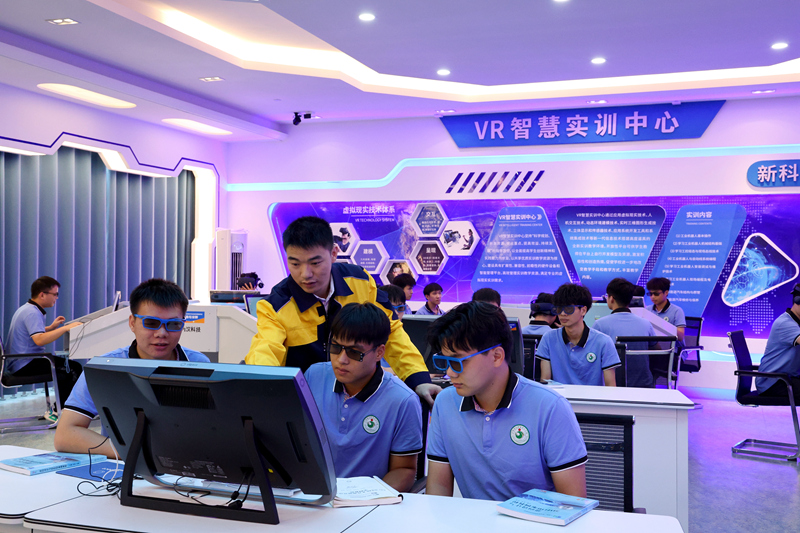 機電工程學院VR智慧實訓中心_副本