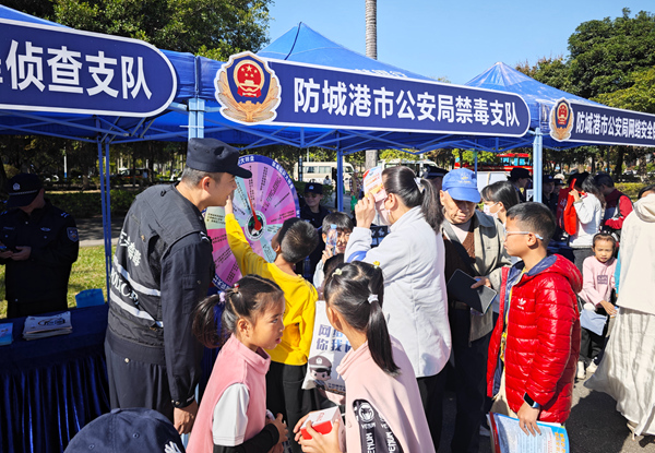 現(xiàn)場有獎問答互動。唐運鵬攝