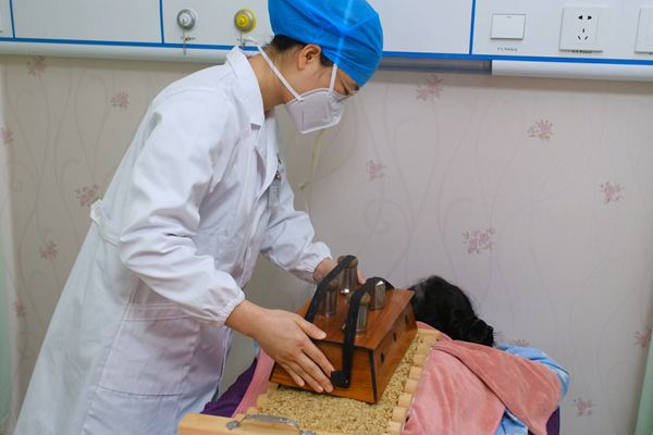 婦幼特色的中醫(yī)診療服務(wù)——督脈灸