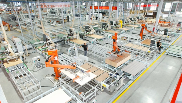 博易特智能家居生產(chǎn)線。港南融媒供圖