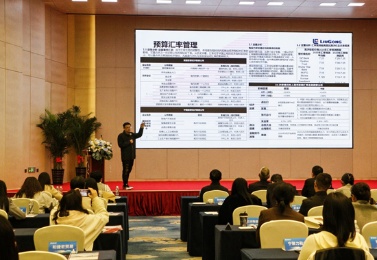 優(yōu)秀企業(yè)家代表分享經(jīng)驗(yàn)和成效。招商銀行南寧分行供圖