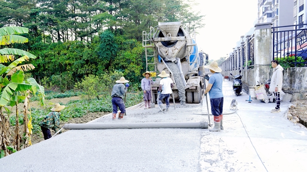 施工現(xiàn)場(chǎng)。港南區(qū)融媒體中心供圖