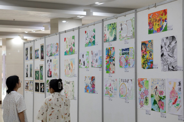 廣西物資學(xué)校第八屆“清廉杯”文化作品大賽精品展。學(xué)校供圖