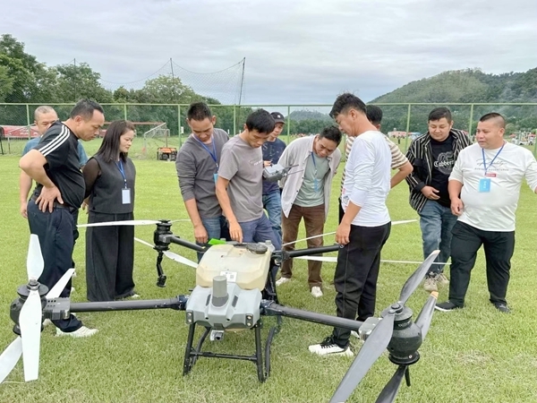 無(wú)人機(jī)實(shí)操訓(xùn)練現(xiàn)場(chǎng)。陸仁庭攝
