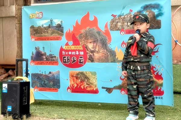 孩子們講述英雄人物故事。廣西幼師供圖