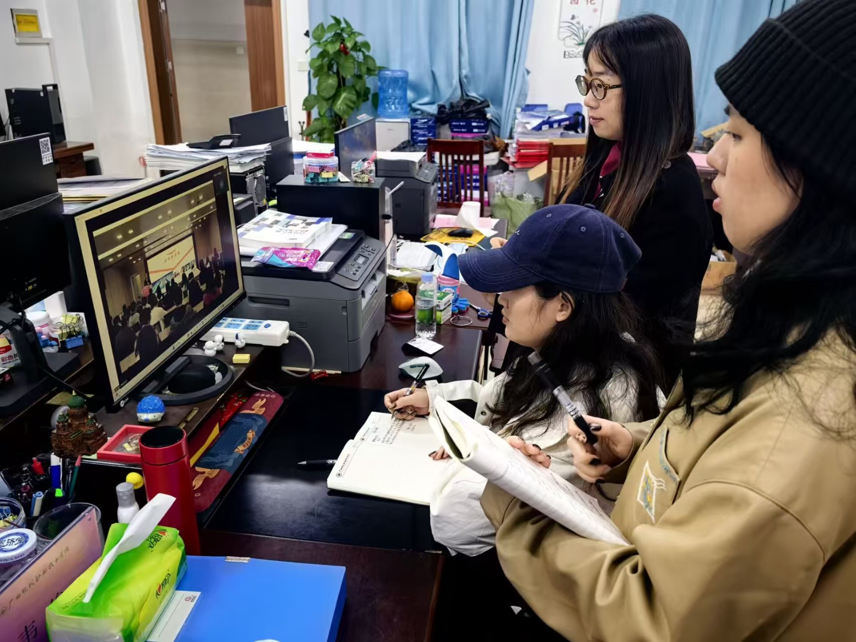 廣西現(xiàn)代職業(yè)技術(shù)學(xué)院組織線上觀看。廣西現(xiàn)代職業(yè)技術(shù)學(xué)院供圖