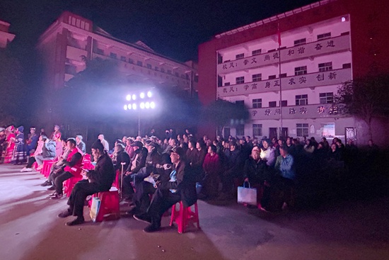 活動(dòng)現(xiàn)場，座無虛席。黃麗電攝