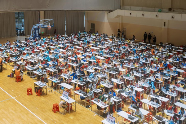 人工智能創(chuàng)意編程賽比賽現(xiàn)場。李可天攝