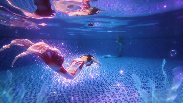 美人魚藝術(shù)大秀。黃君軍攝