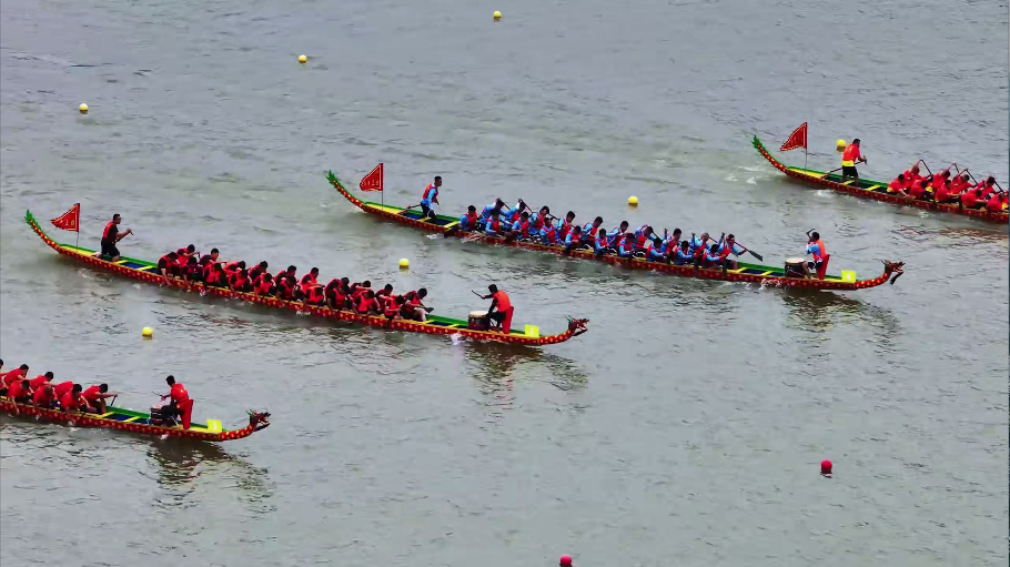 容縣：龍舟競渡展風(fēng)采
