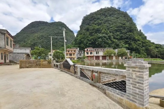 人居環(huán)境整治后的百巖屯風(fēng)貌（資料圖）